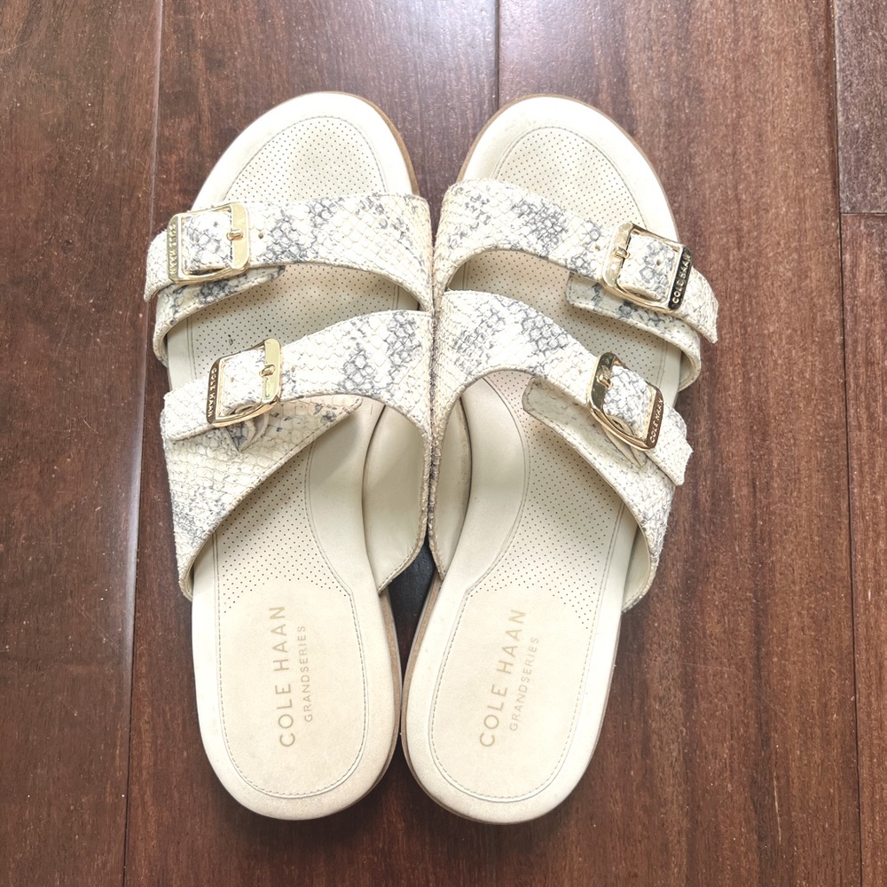 Cole Haan slipper size 8 white